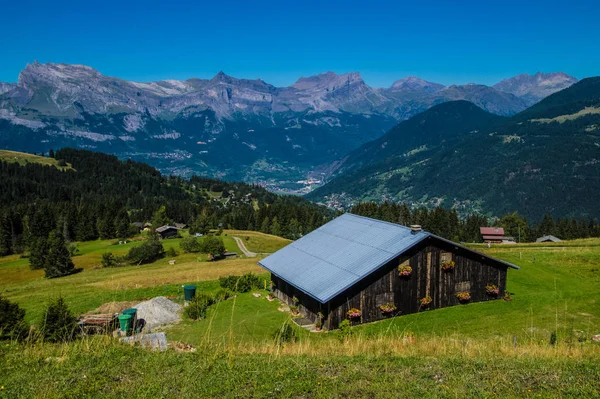 Paisaje de los Alpes en Francia —  Fotos de Stock