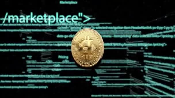 Symbol der virtuellen Währung auf dem Hintergrund des Computercodes. 3D-Animation. rotierende Bitcoin auf grünem Hintergrund — Stockvideo