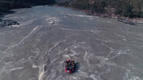 Hava Bir Dağ Nehirde Rafting Whitewater Rafting Takım Azgın Rapids — Stok video