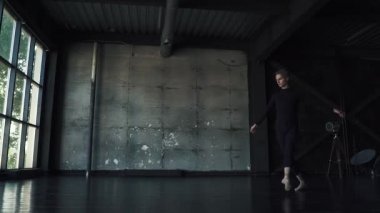 stüdyoda bale dansçı. ağır çekim