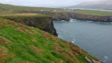 Hava drone uçuş Atlantik Okyanusu İrlandalı west Coast'ta üzerinde