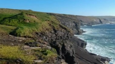 Kilkee Cliffs - havadan görüntüleri üzerinde nefes kesen uçuş