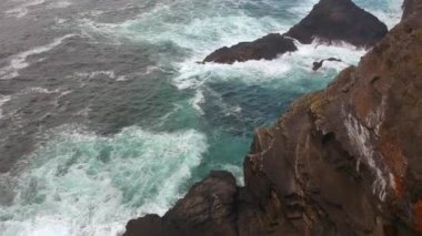 Kilkee Cliffs - havadan görüntüleri üzerinde nefes kesen uçuş