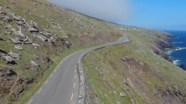 Sarma cadde Dingle Yarımadası İrlanda - hava atış sahil şeridi boyunca şaşırtıcı