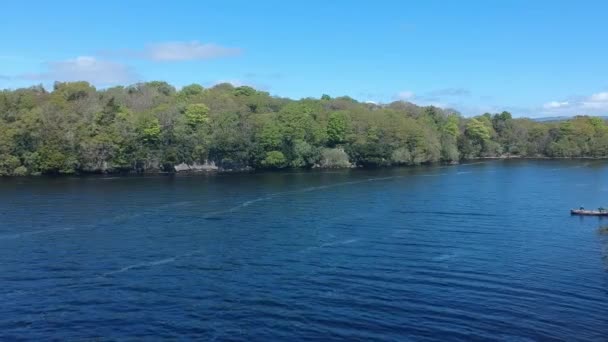 Fantastiska flygbilder flyg footage av nationalparken Killarney på Irland — Stockvideo