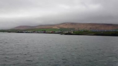 İrlanda - Atlantik Okyanusu görünümünden geniş açı'nın Batı kıyısı, İrlandalı kıyı şeridi