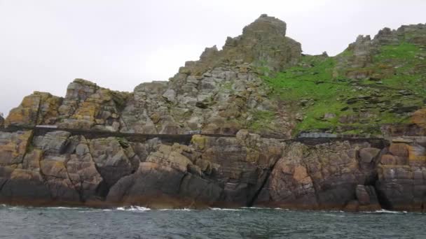 Skellig Michael - de prachtige eilandje in Ierland - beroemde film ligging op de Skelligs — Stockvideo