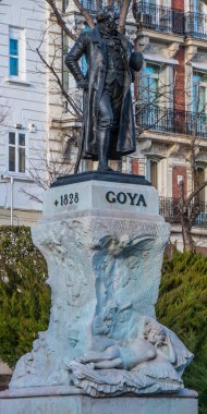 Anıt ve Goya Madrid Prado Müzesi'nde heykeli
