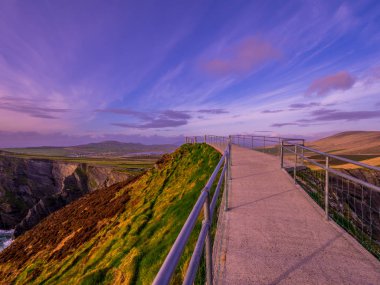 Büyük İrlanda Kerry kayalıklarla, yürür