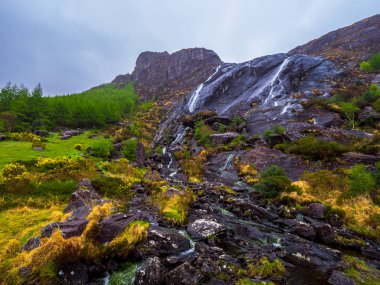 Gleninchaquin şelale Beara Yarımadası