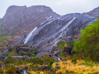 Gleninchaquin şelale Beara Yarımadası
