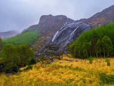 Gleninchaquin şelale Beara Yarımadası