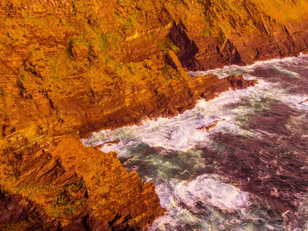 Los acantilados de Kerry en Irlanda - increíble vista al atardecer — Foto de Stock