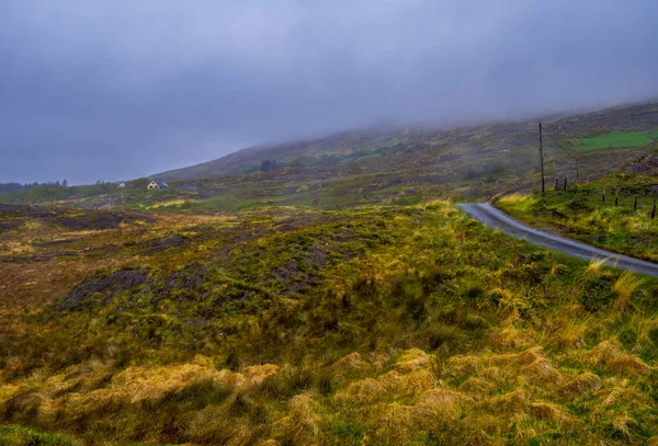 Fantastiska irländska landskap vid Bearahalvön i Irland — Stockfoto