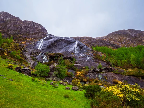 Gleninchaquin şelale Beara Yarımadası