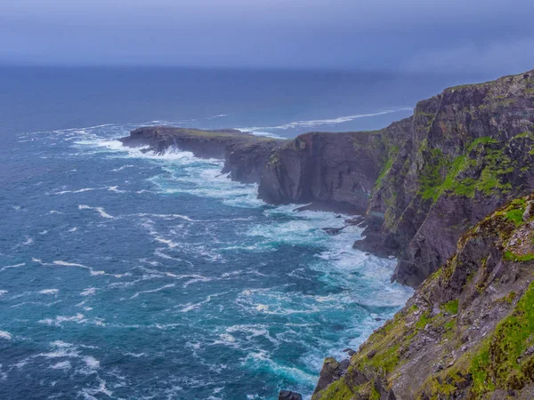 Los increíbles acantilados de Fogher en la costa oeste irlandesa — Foto de Stock