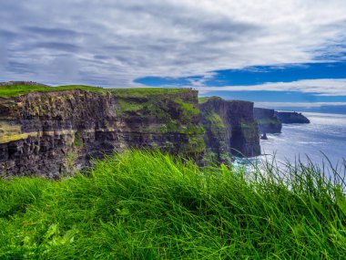 Muhteşem doğa ve manzara İrlanda Moher Cliffs at