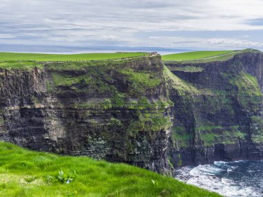 Dünya ünlü Cliffs, Moher İrlanda'nın Atlantik kıyısında
