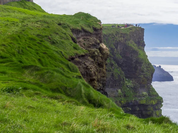 Awesome nature and landscape at the Cliffs of Moher in Ireland — Stock Photo, Image