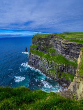 Dünya ünlü Cliffs, Moher İrlanda'nın Atlantik kıyısında