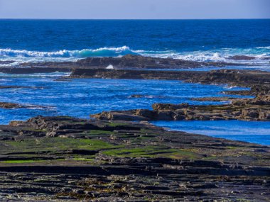 Vahşi okyanus suları Kilkee Beach İrlanda