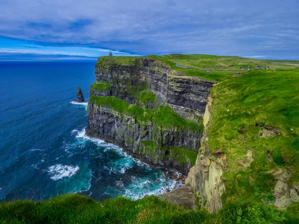 Muhteşem doğa ve manzara İrlanda Moher Cliffs at — Stok fotoğraf