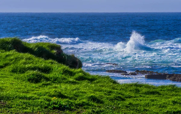 Beautiful landscape at Kilkee Beach in Ireland — Stock Photo, Image