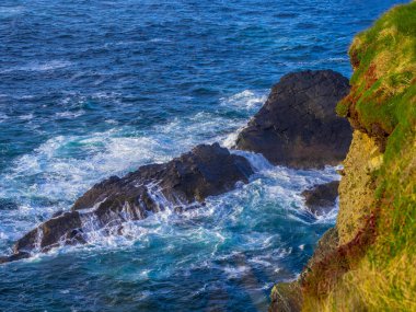 Yaban Atlantik Okyanusu - İrlanda Kilkee Cliffs dan havadan görünümü