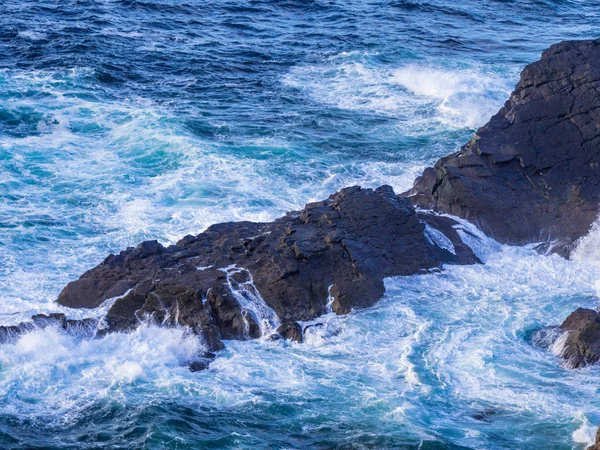 Kilkee İrlanda kayalıklarla, yaban Atlantik Okyanusu