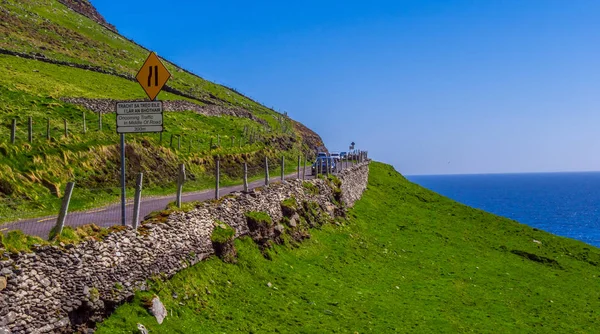 Landschaftlich reizvolle Straßen auf der Halbinsel Dingle in Irland — Stockfoto