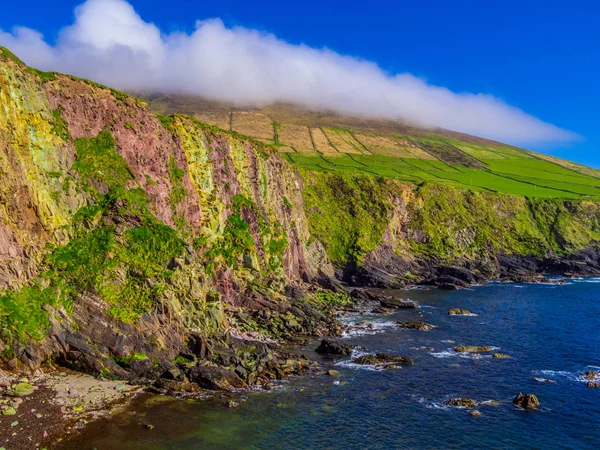 美丽的爱尔兰西部海岸在狂放的大西洋方式 — 图库照片