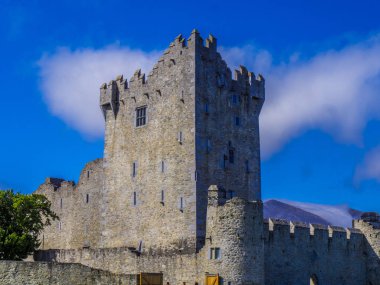 Ross kale üzerinde güzel bir gün - Killarney Milli Parkı