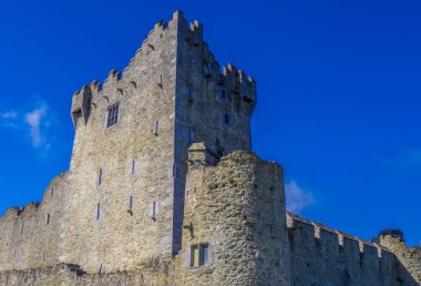 Ross kale üzerinde güzel bir gün - Killarney Milli Parkı