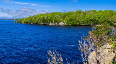 Derin mavi göl, Killarney Milli Parkı - bir pastoral romantik yer şaşırtıcı