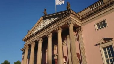 Berlin 'de Alman Devlet Operası