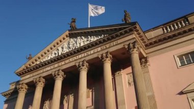 Berlin 'de Alman Devlet Operası
