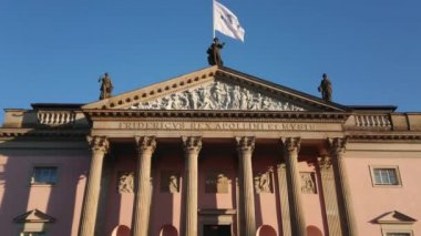 Berlin 'de Alman Devlet Operası