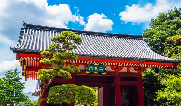 Senso-ji Temple також називають храм Асакуса в Токіо — стокове фото