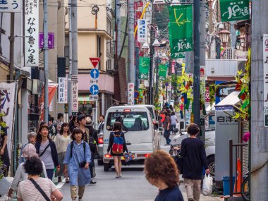 En ünlü caddesi Kamakura - popüler Komachi Caddesi - Tokyo, Japonya - 12 Haziran 2018