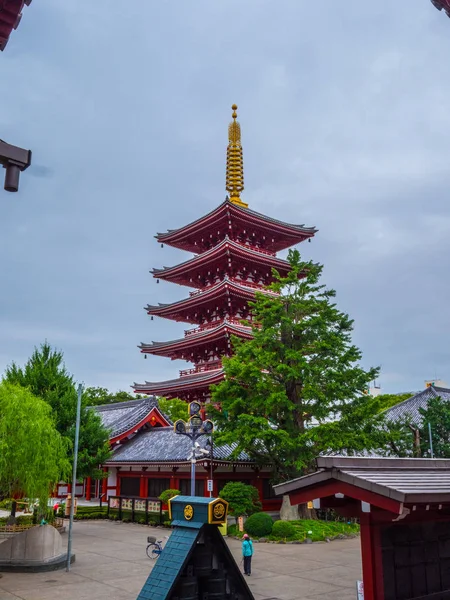 Najbardziej znanych świątyni w Tokio - świątyni Senso-Ji w Asakusa - Tokio, Japonia - 12 czerwca 2018 r. — Zdjęcie stockowe