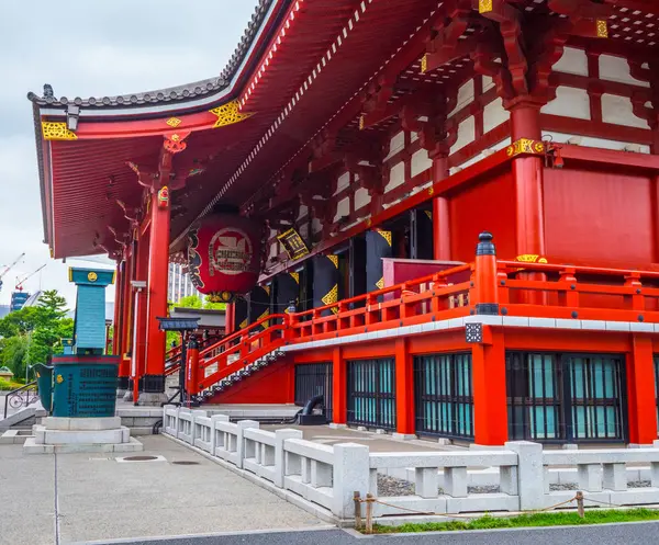 Leghíresebb temploma - a Senso-Ji templom Asakusa - Tokyo, Tokió, Japán - 2018. június 12. — Stock Fotó