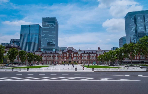 東京駅 - 都市の巨大な中央駅 - 東京, 日本 - 2018 年 6 月 12 日 — ストック写真