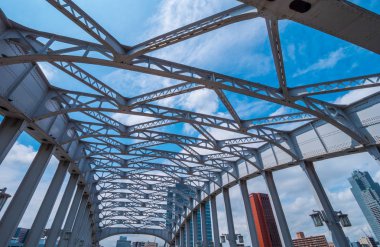 Tokyo şehri - Tokyo, Japonya - 12 Haziran 2018 Bridge'de modern