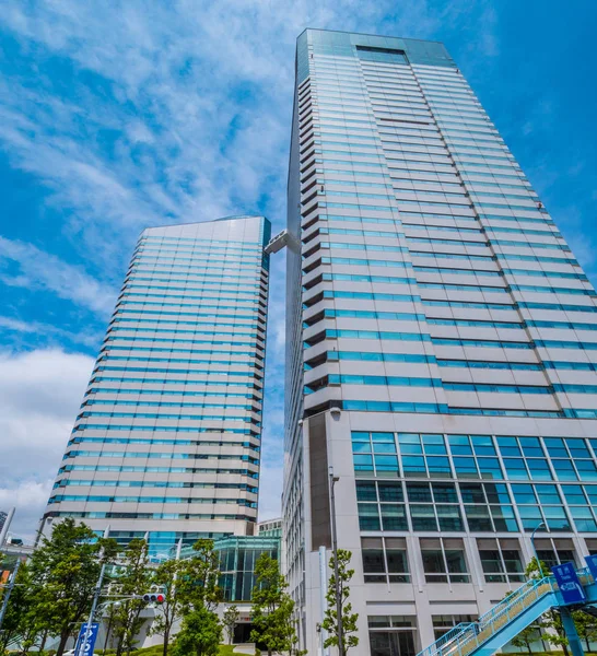 Sumitomo Corporationin rakennukset Tokiossa - TOKYO, JAPAN - kesäkuu 12, 2018 — kuvapankkivalokuva