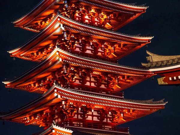 Most famous temple in Tokyo - Senso-Ji temple at night - TOKYO, JAPAN - JUNE 12, 2018 — Stock Photo, Image