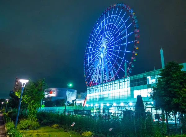 Барвисті чортове колесо в Токіо Odaiba - Токіо, Японія - 12 червня 2018 — стокове фото