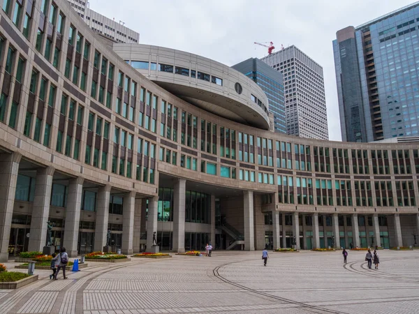 Tokyo Metropolitan vládní budova v Shinjuku - Tokio, Japonsko - 17 červen 2018 — Stock fotografie