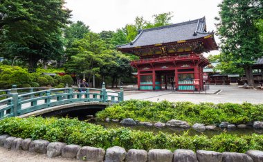 Nezu Jinja tapınak - Tokyo Bunkyo içinde ünlü Shinto tapınak - Tokyo, Japonya - 17 Haziran 2018