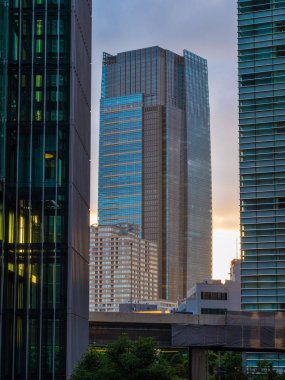 Modern ofis binaları Tokyo Roppongi - büyük mimari - Tokyo, Japonya - 17 Haziran 2018