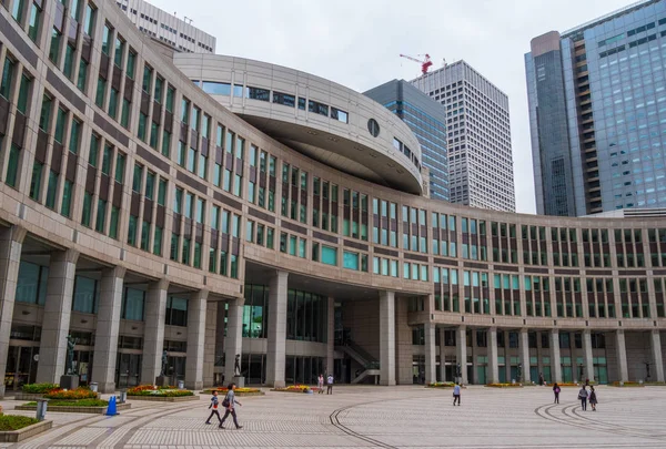 Tokyo Metropolitan vládní budova v Shinjuku - Tokio, Japonsko - 17 červen 2018 — Stock fotografie